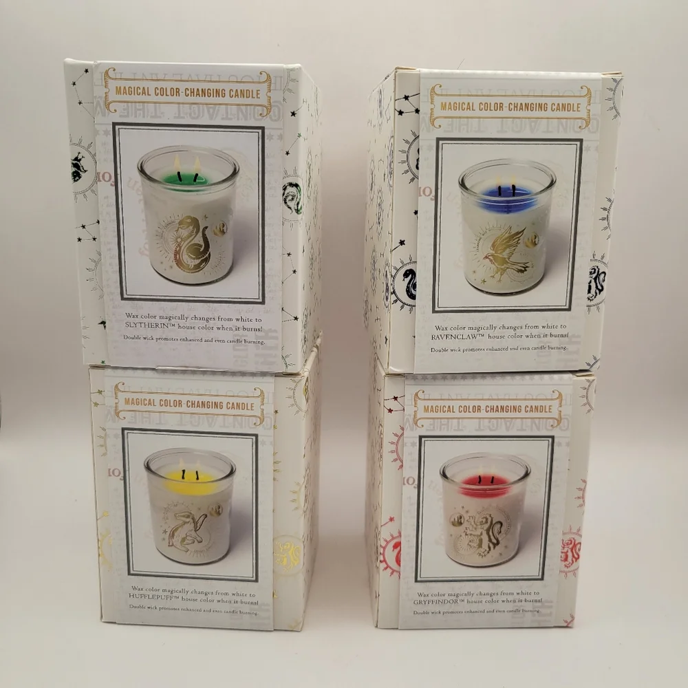 Harry Potter Magical Color-Changing Hogwarts 4 House Candle Set (10 oz) - Picture 2 of 3